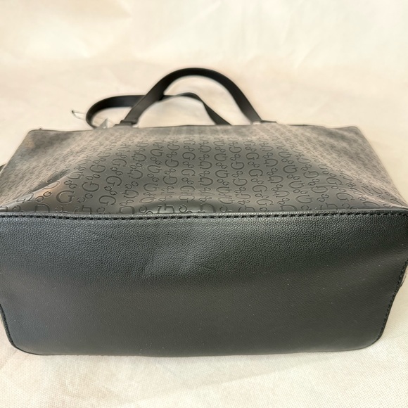GUESS Black Patterned Tote - Picture 3 of 13